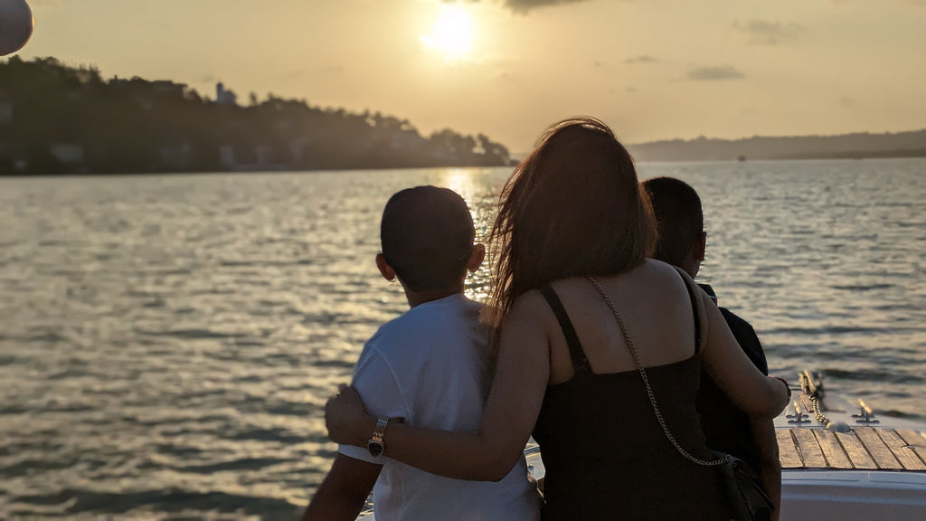 1.5 hours Cruise and Kayaking Combo